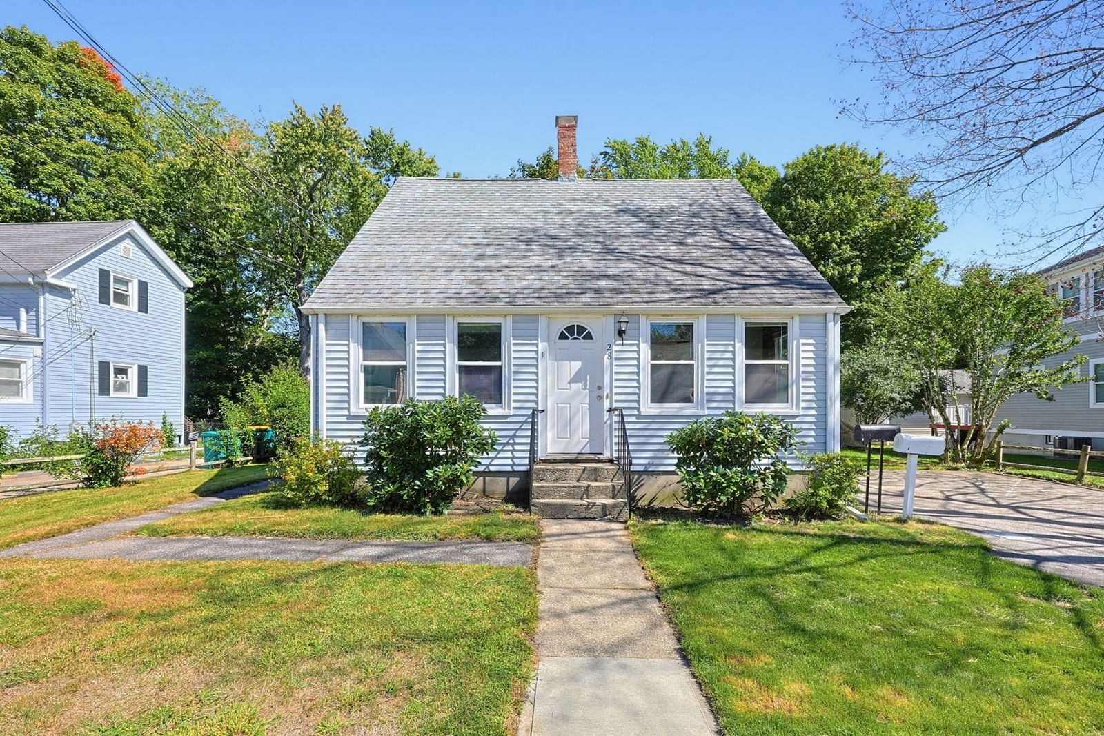 28 Monroe St Norwood — Photo 1 of 42
