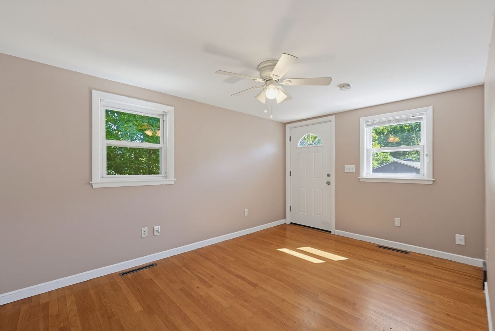 28 Monroe St Norwood — Photo 24 of 42