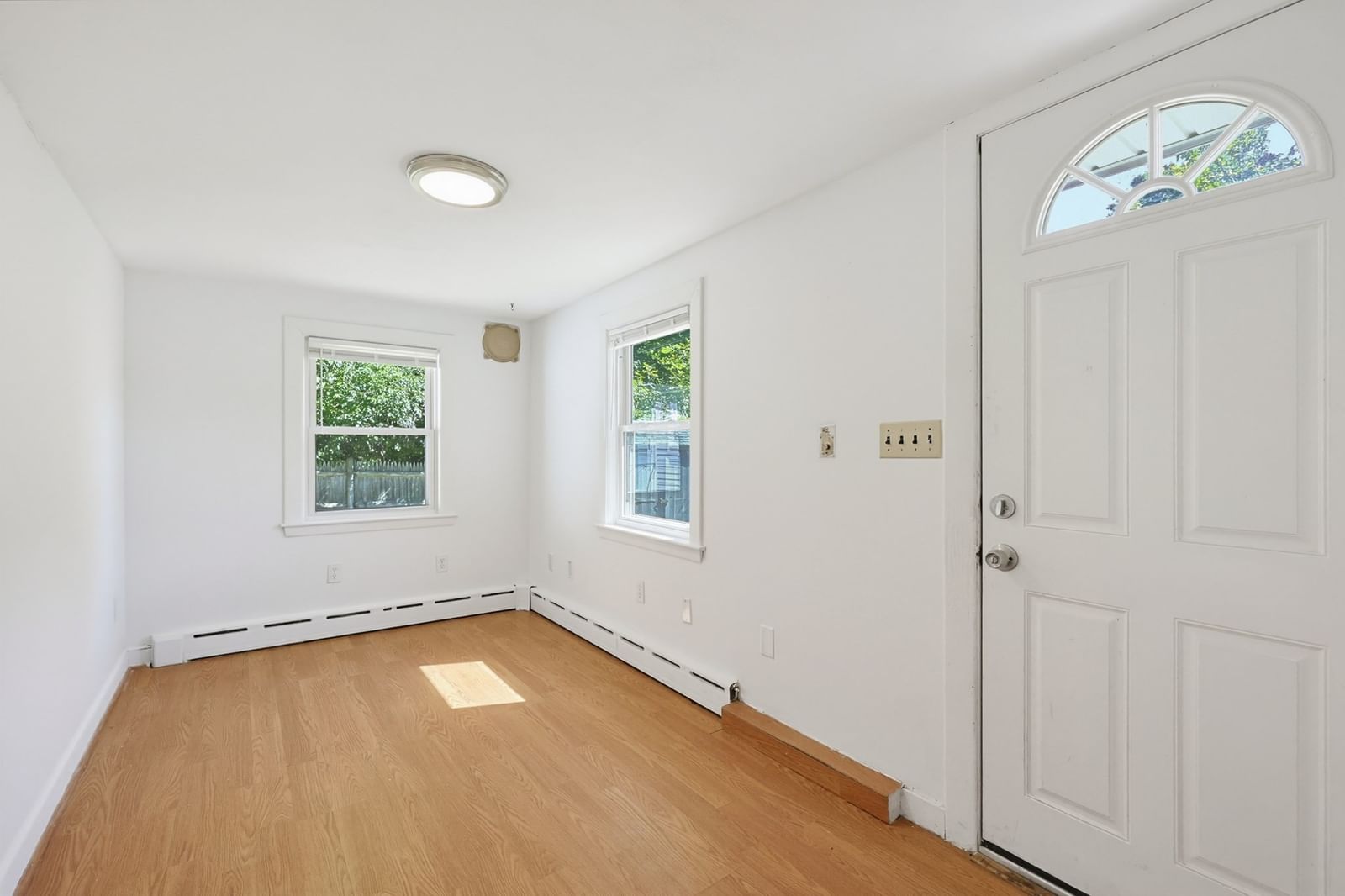 28 Monroe St Norwood — Photo 7 of 42