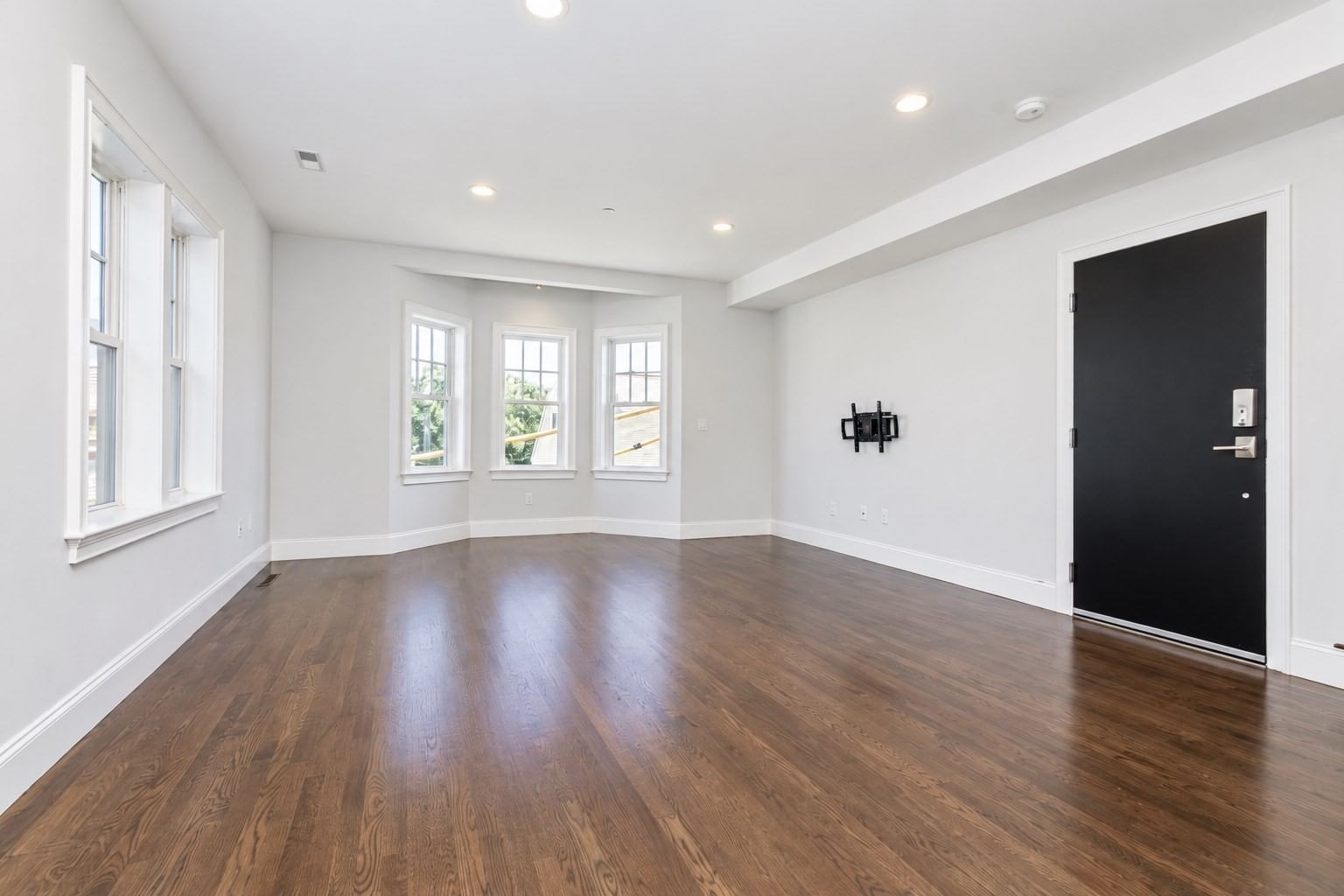141 W 6th St #3 Boston — Photo 8 of 42