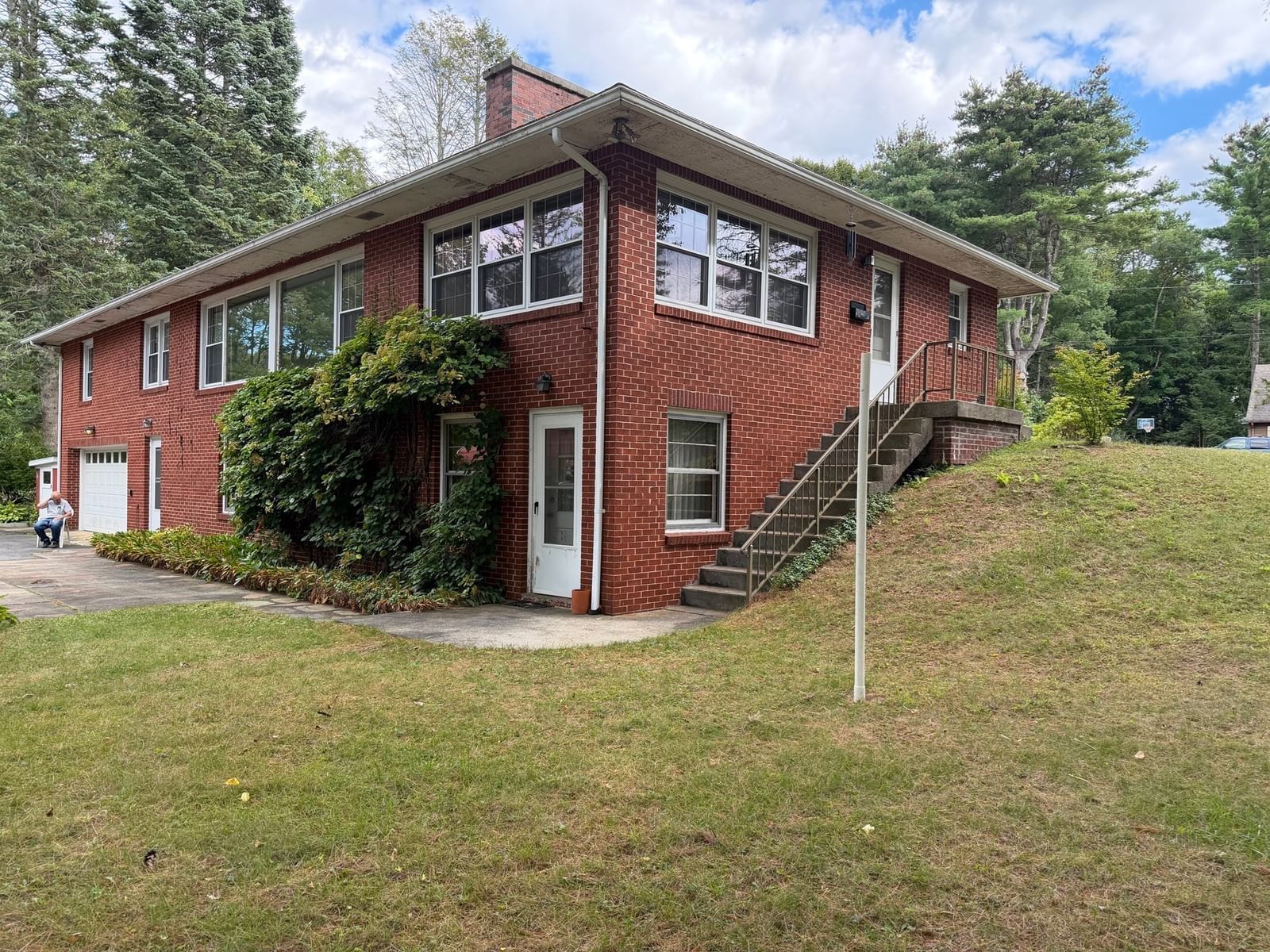 400 Shearer St Palmer — Photo 2 of 42