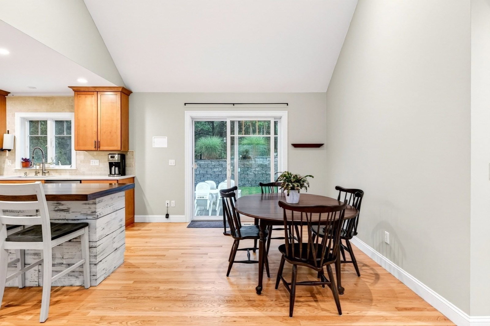 276 Pheasant Hill Cir Barnstable — Photo 12 of 39