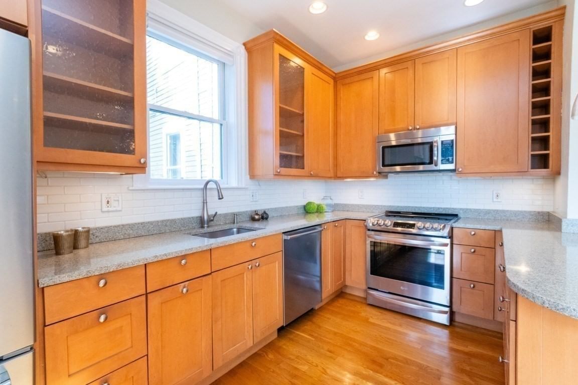 111 Sheridan St #2 Boston — Photo 3 of 23