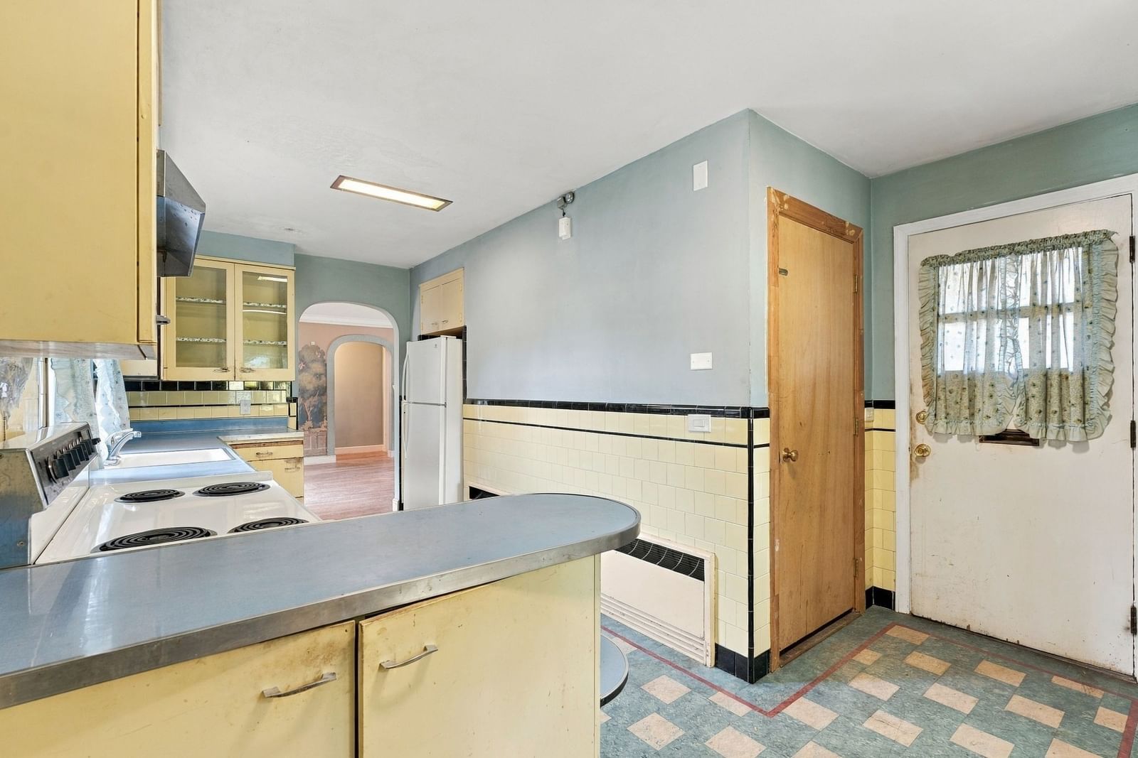 140 S Main St Bellingham — Photo 4 of 32
