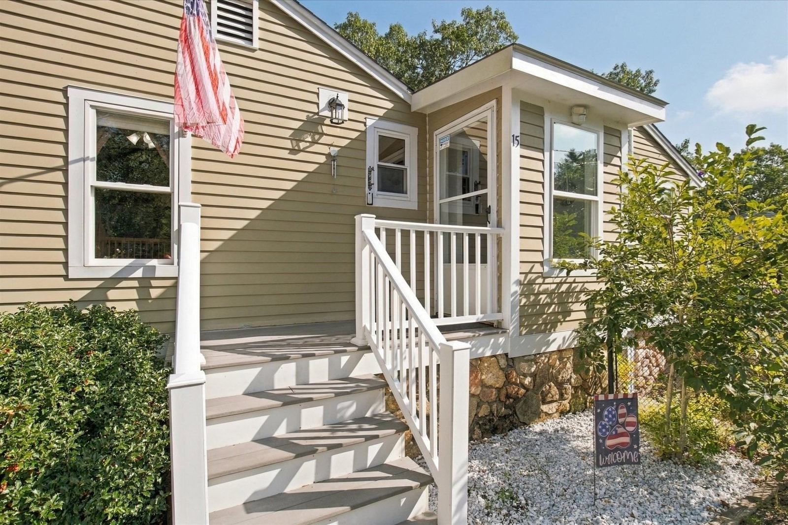 15 Summer St Wareham — Photo 4 of 39