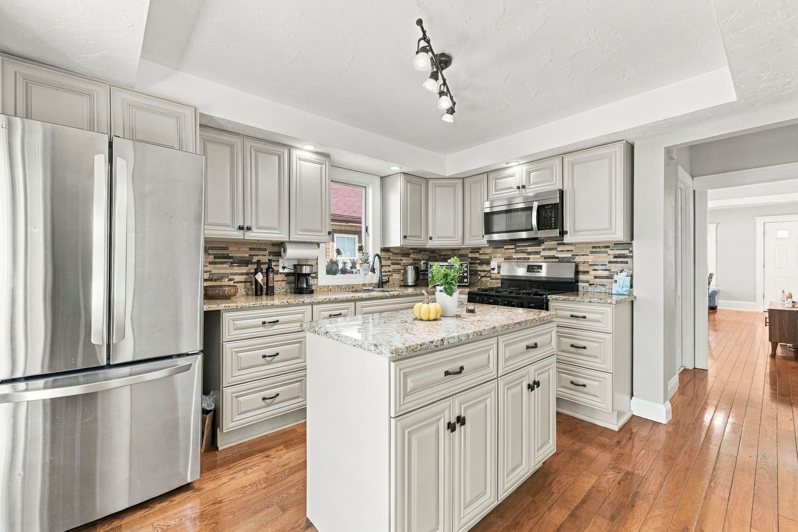 34 Baxter Ave Quincy — Photo 4 of 16