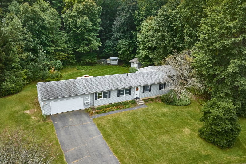 50 Deepwoods Dr.