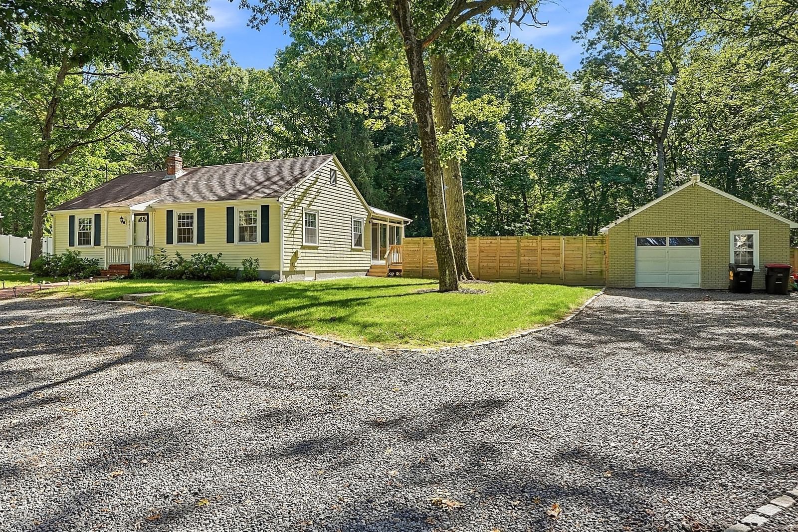 547 Tremont St Rehoboth — Photo 2 of 41