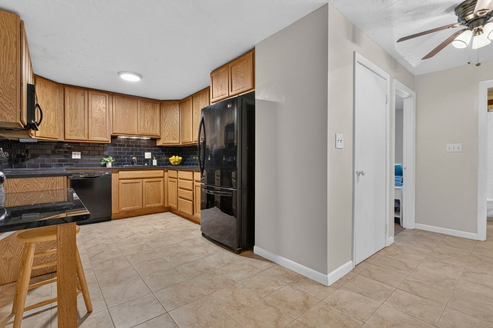 Listing Image 14