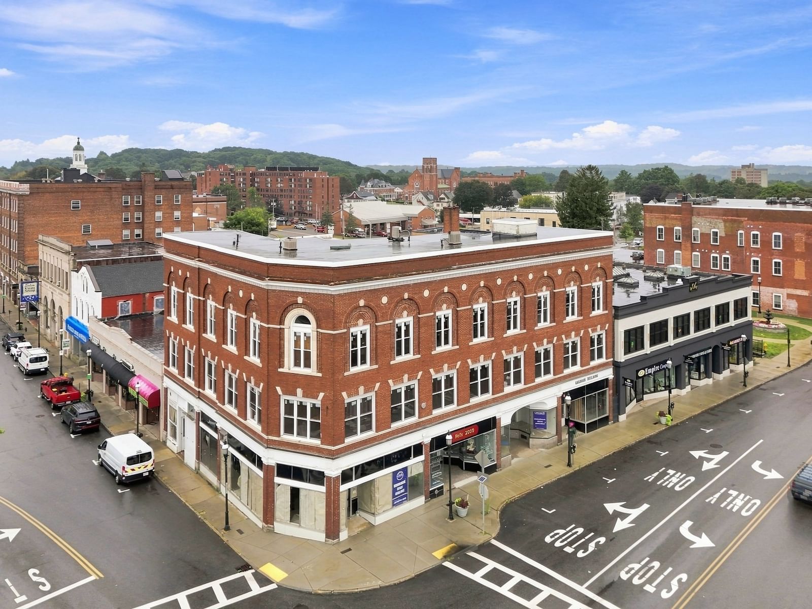 4-12 Parker St Gardner — Photo 1 of 13