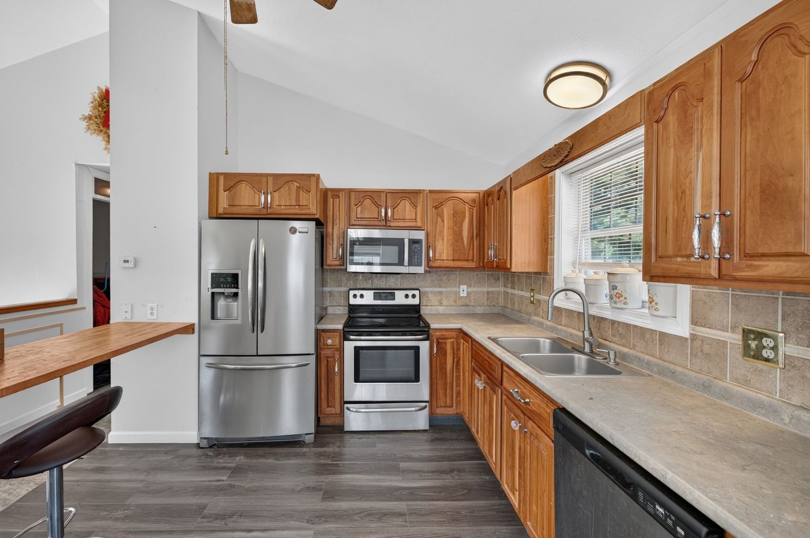 99 Burrill Ave Orange — Photo 8 of 27