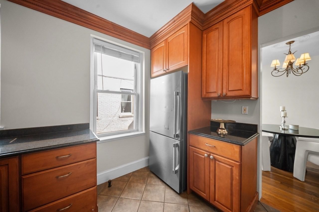 2039 Commonwealth Ave #12A Boston — Photo 14 of 34