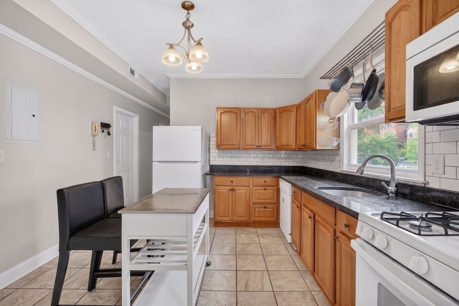 12 Schiller St Boston — Photo 15 of 28