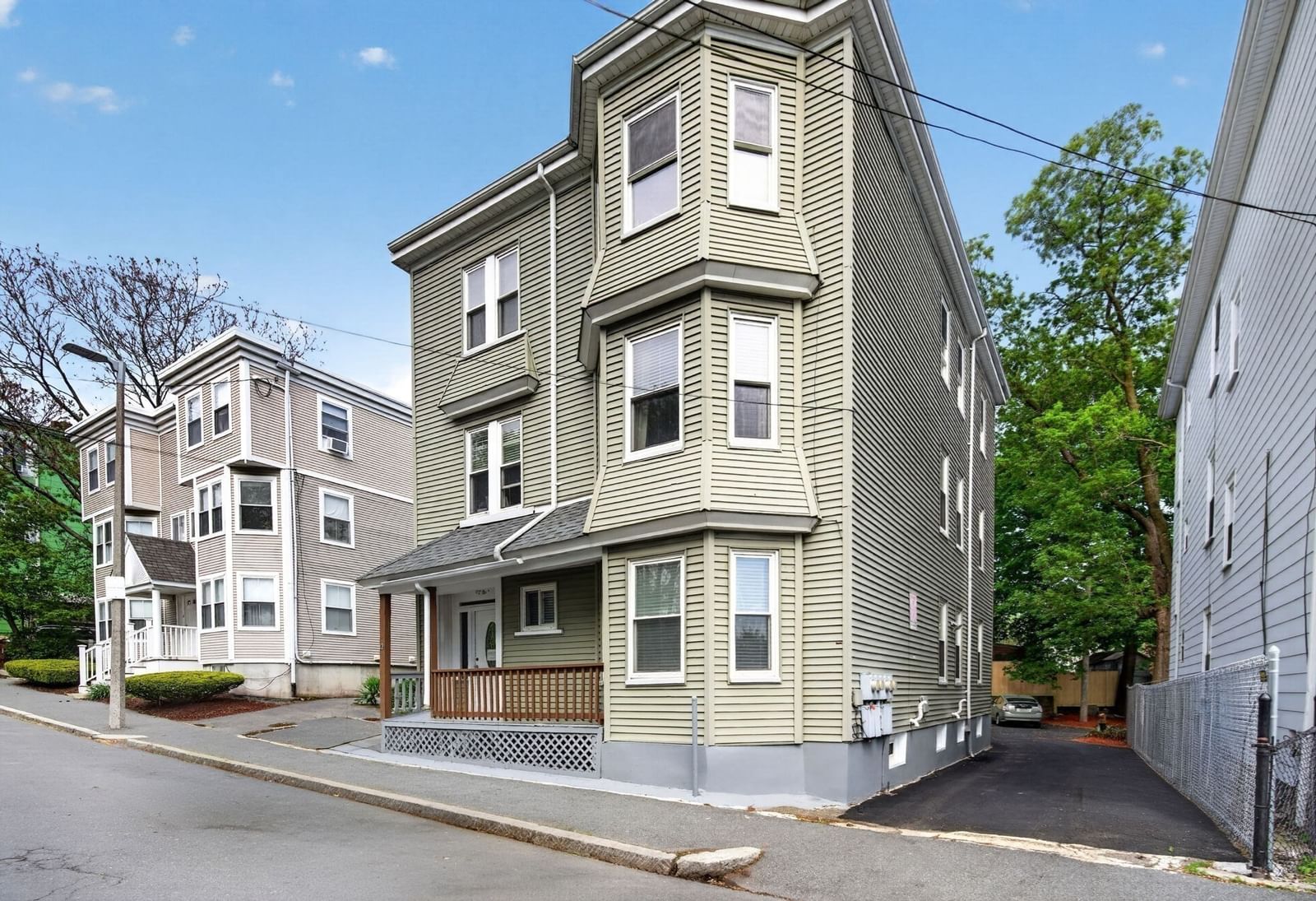 12 Schiller St Boston — Photo 2 of 28