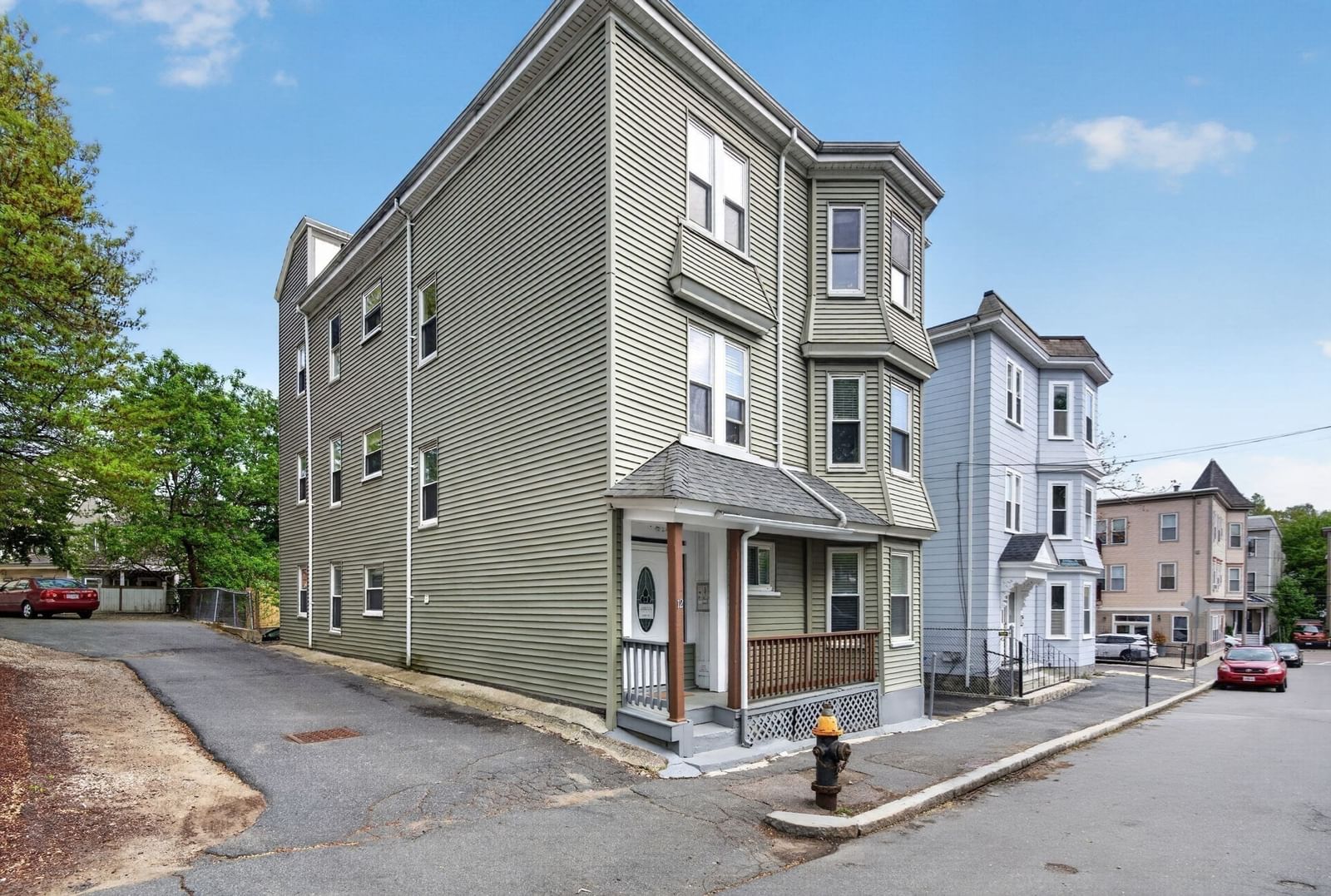 12 Schiller St Boston — Photo 3 of 28