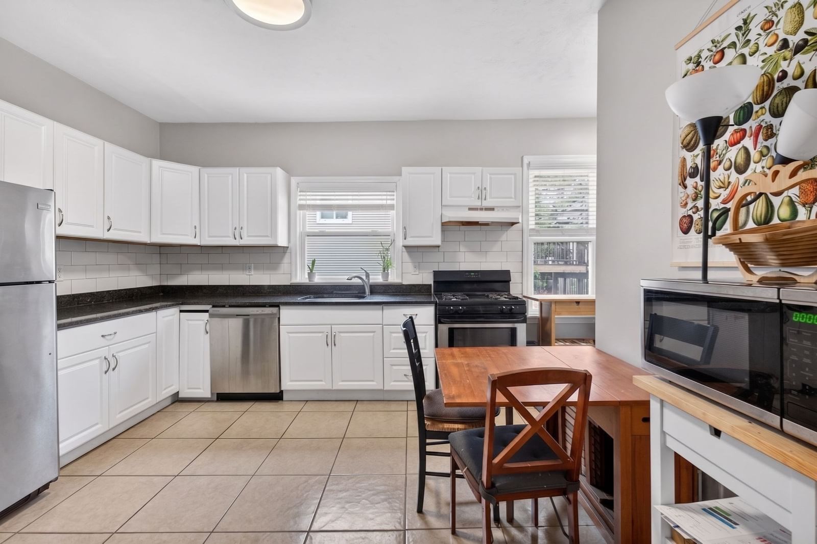 12 Schiller St Boston — Photo 4 of 28