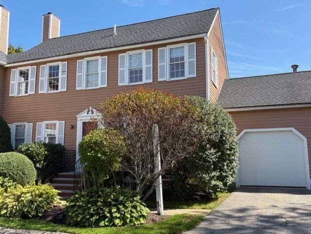 163 Whittier Meadows Drive #163 Amesbury — Photo 3 of 20