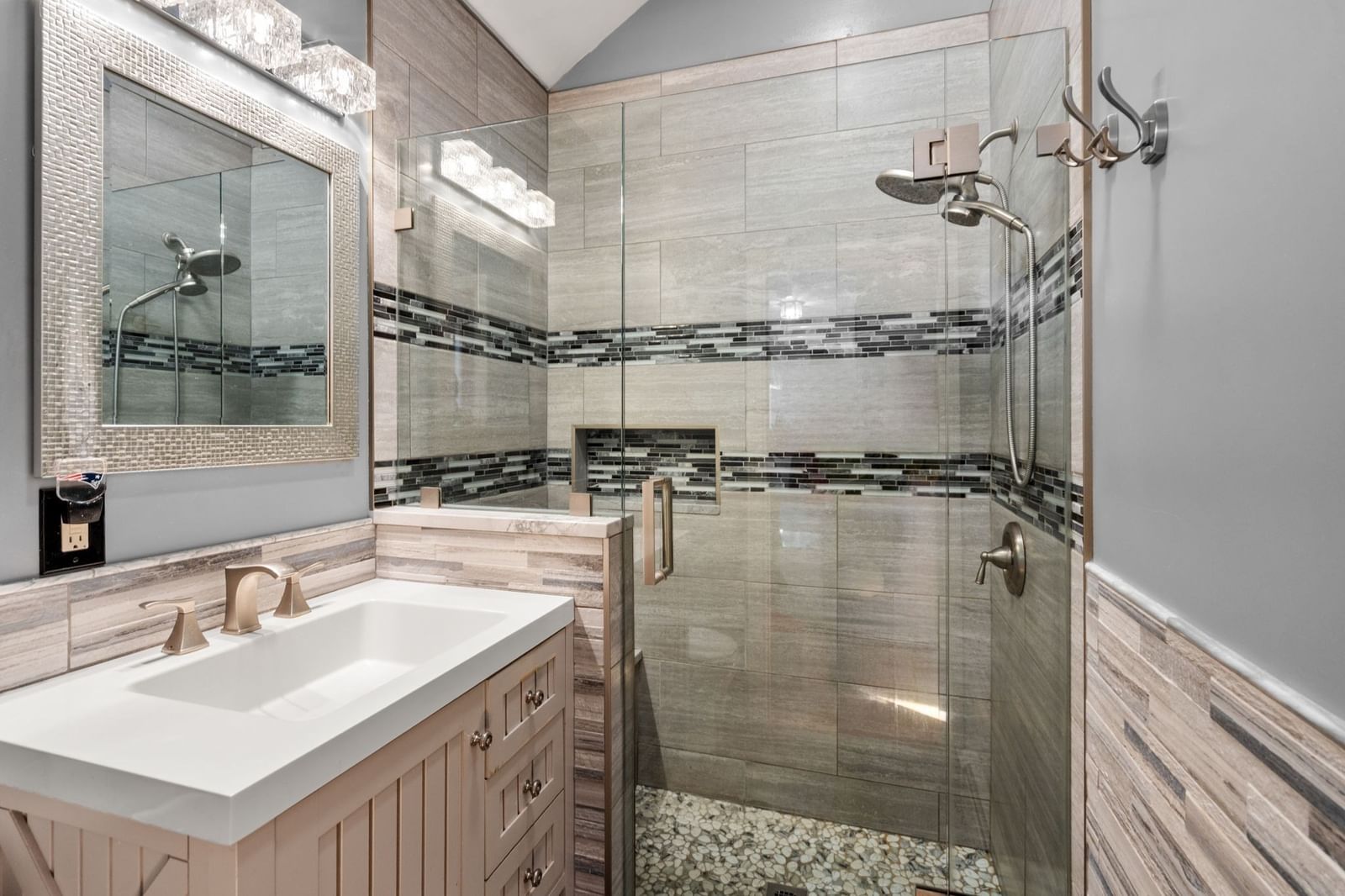 17 Cobb Street Medford — Photo 12 of 22