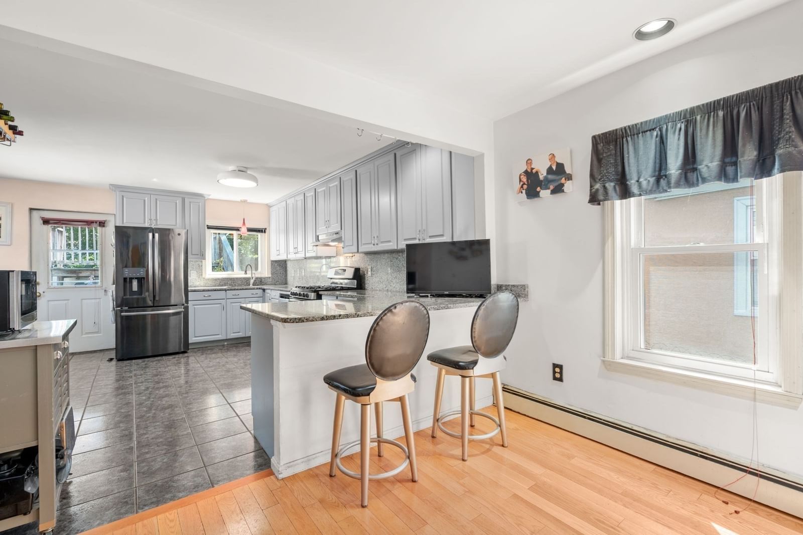 17 Cobb Street Medford — Photo 3 of 22