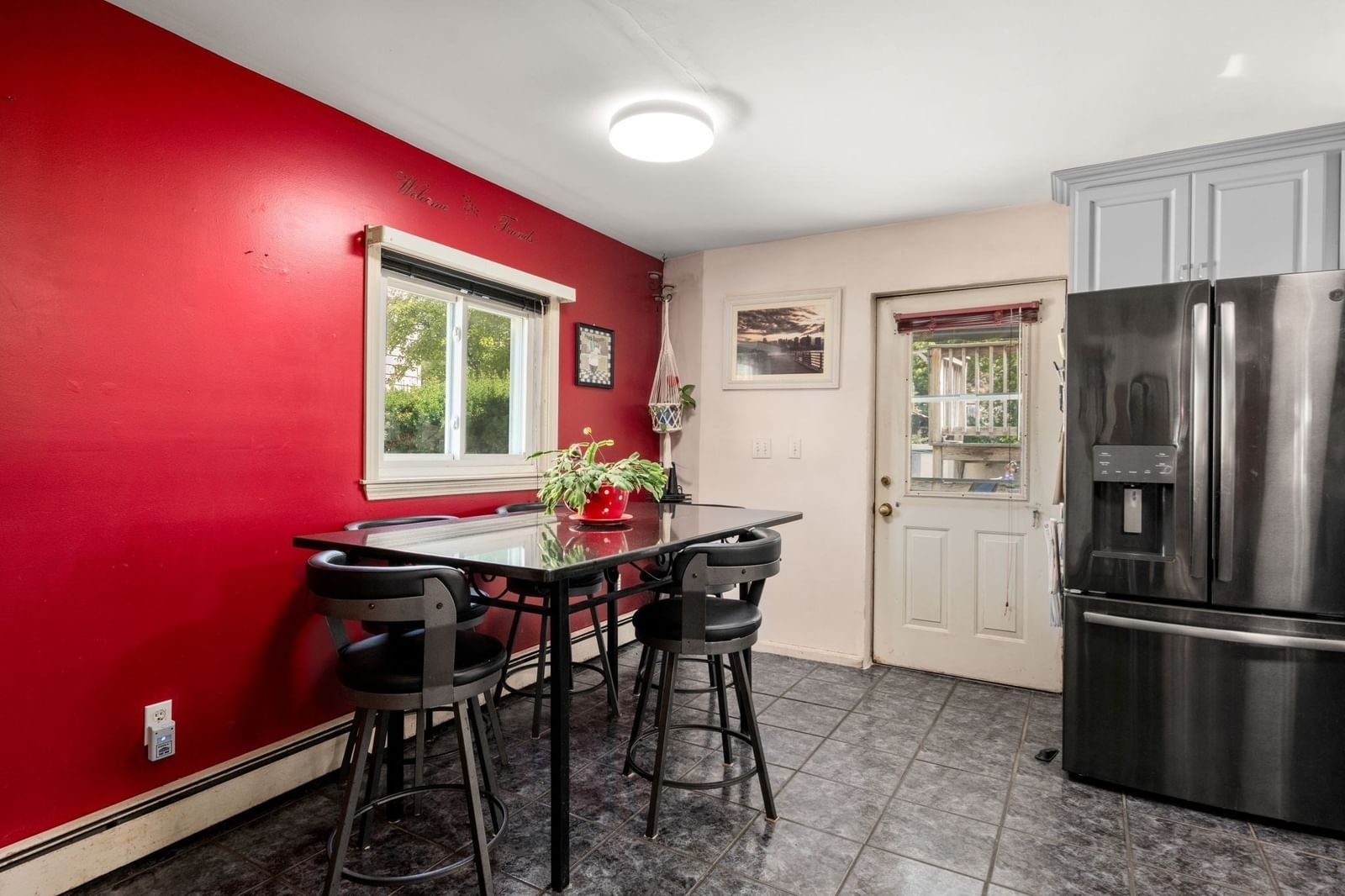17 Cobb Street Medford — Photo 4 of 22