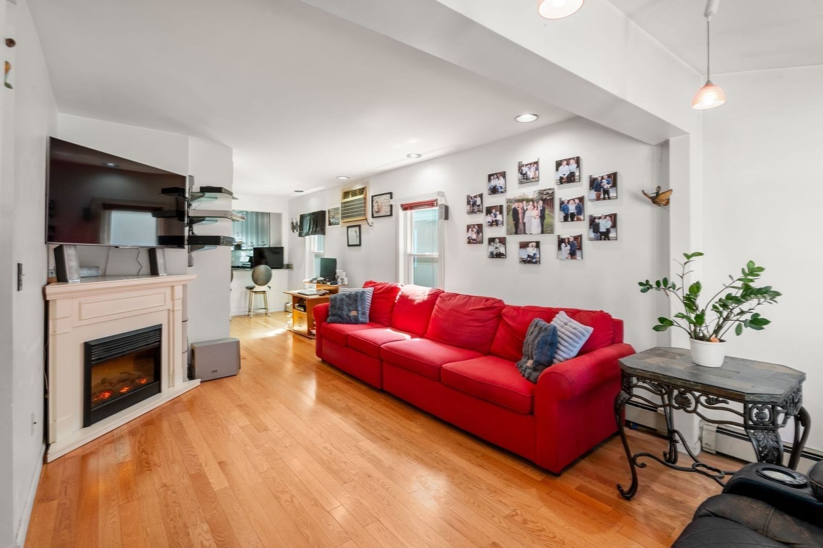 17 Cobb Street Medford — Photo 7 of 22