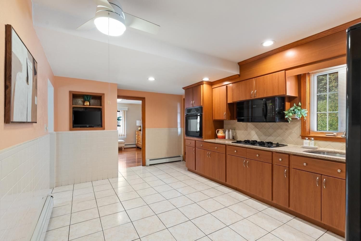75 Park Ave Medford — Photo 13 of 30