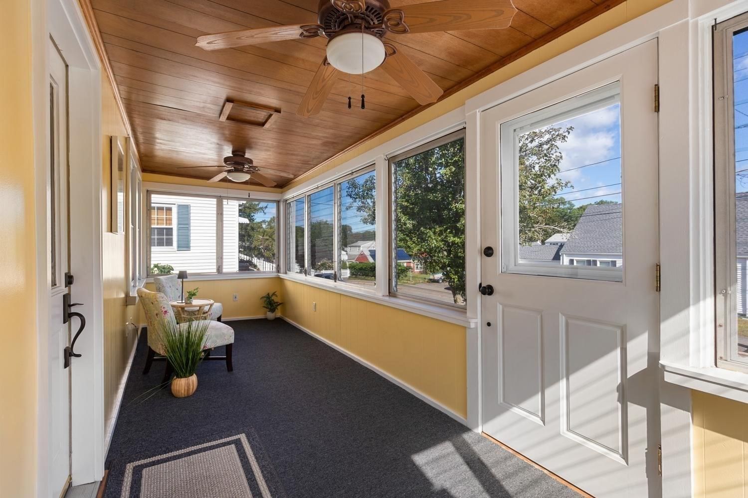 75 Park Ave Medford — Photo 4 of 30