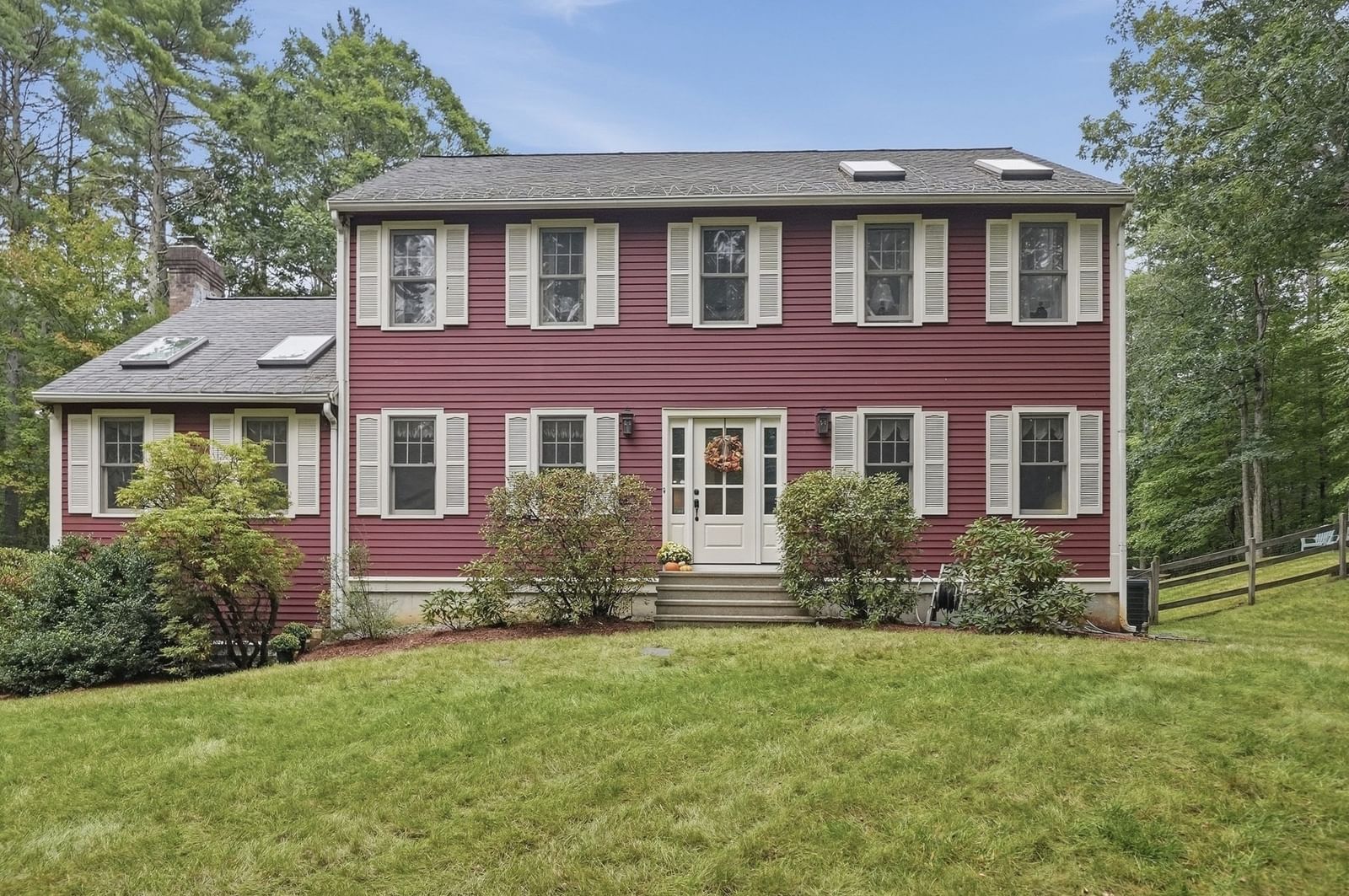 7 Trout Brook Way Shirley — Photo 1 of 40