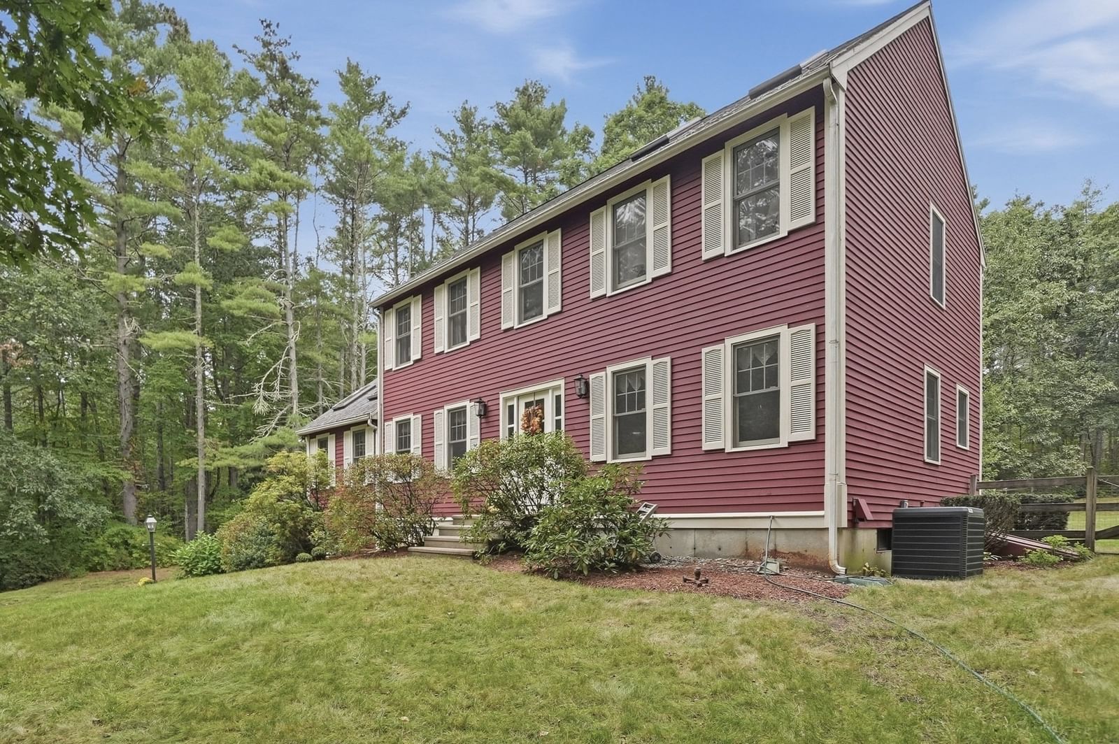 7 Trout Brook Way Shirley — Photo 2 of 40