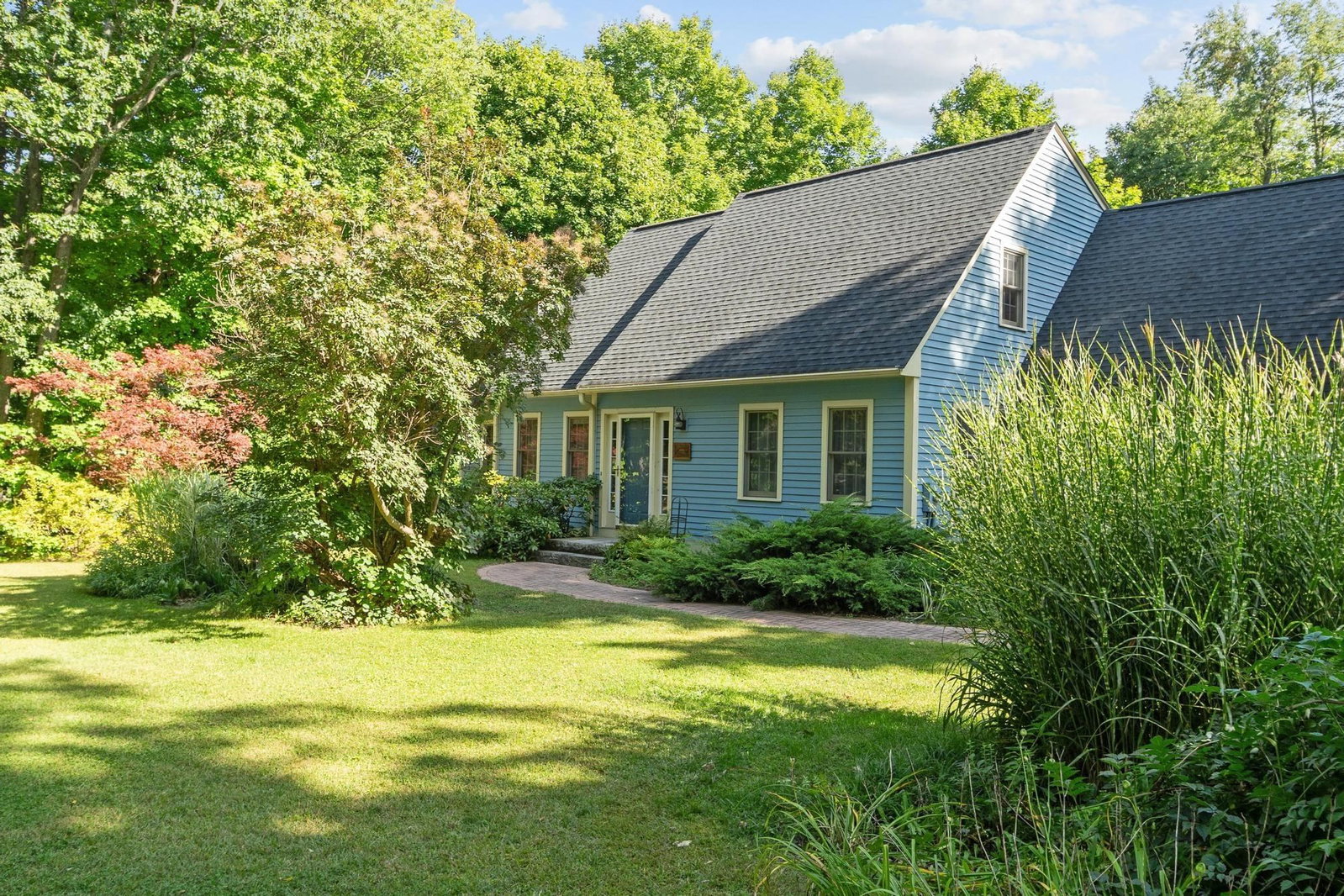 144 N Row Rd Sterling — Photo 1 of 28
