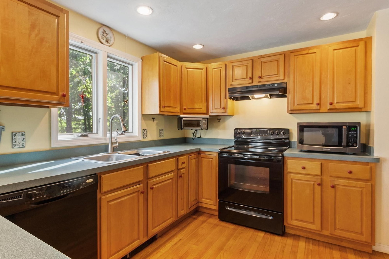 144 N Row Rd Sterling — Photo 9 of 28