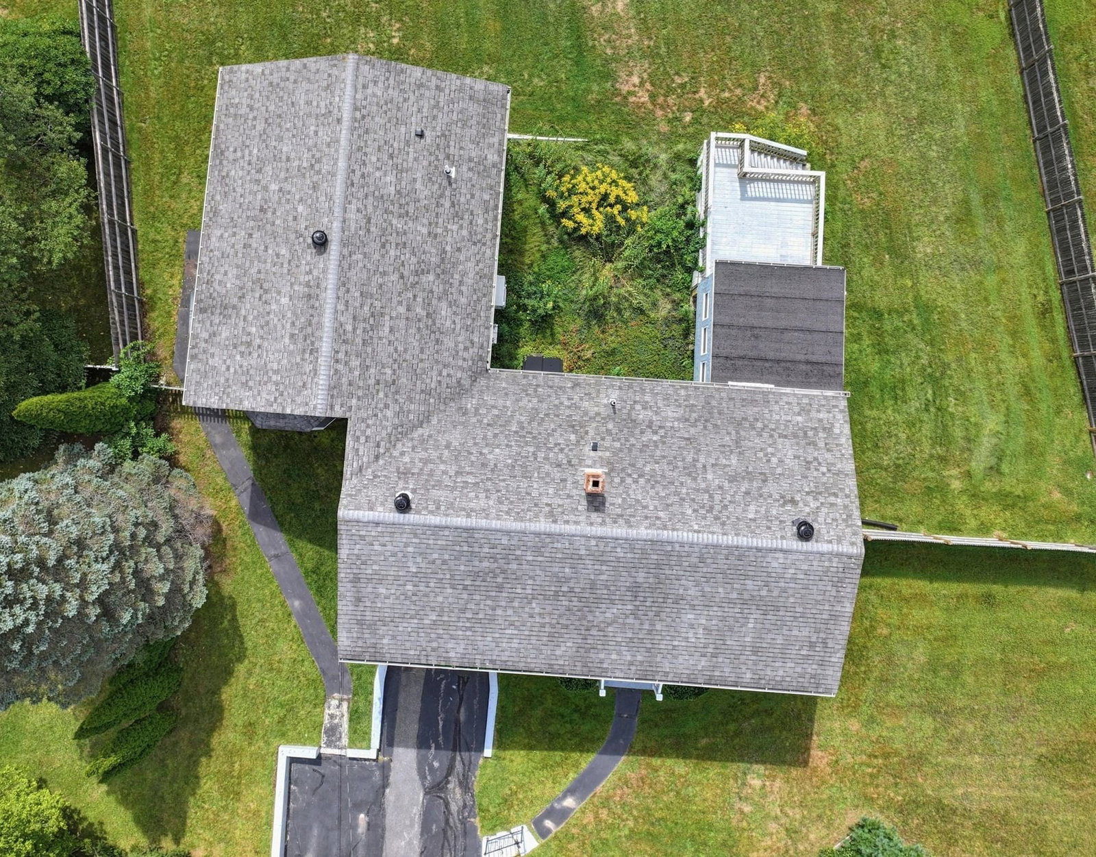 223 Reed Rd Westport — Photo 2 of 41