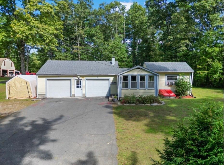 64 Munsell St Belchertown — Photo 2 of 25