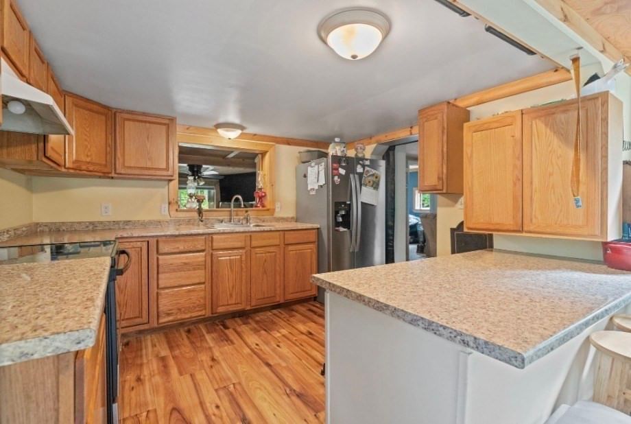 64 Munsell St Belchertown — Photo 7 of 25
