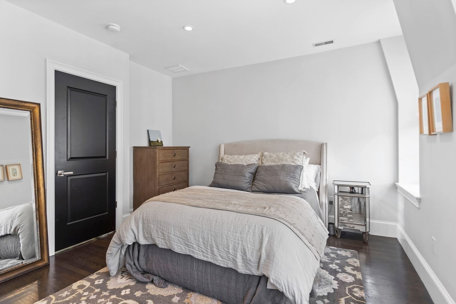 795 East 4th St Boston — Photo 20 of 41