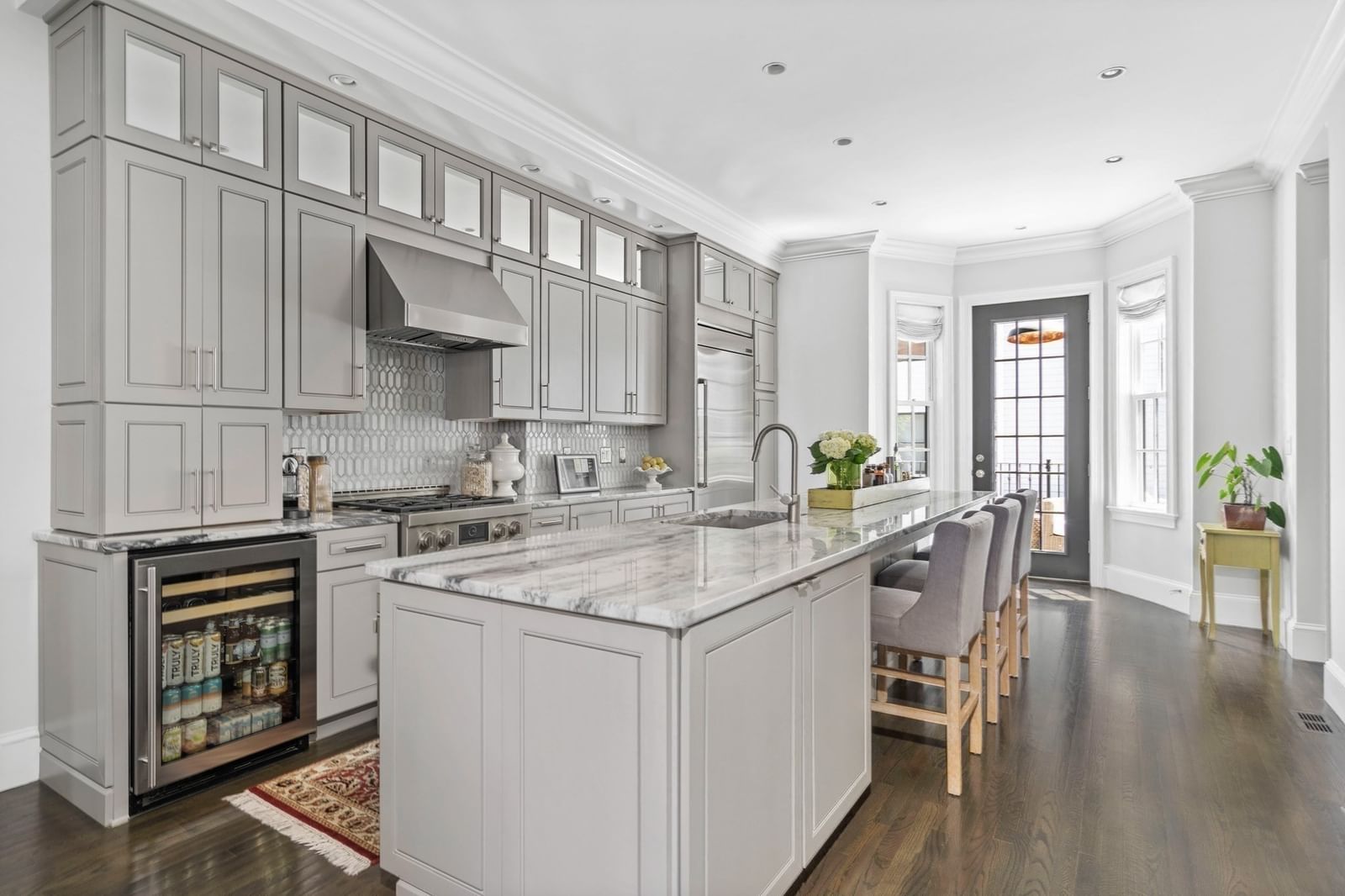 795 East 4th St Boston — Photo 4 of 41