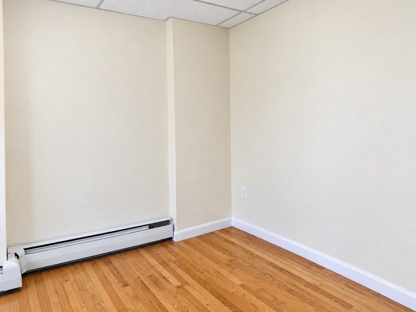 9 Bowdoin #1 Boston — Photo 2 of 8