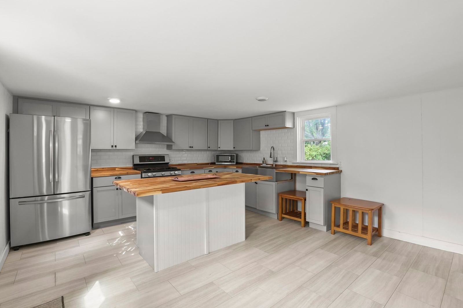 200 Great Neck Rd Wareham — Photo 9 of 42