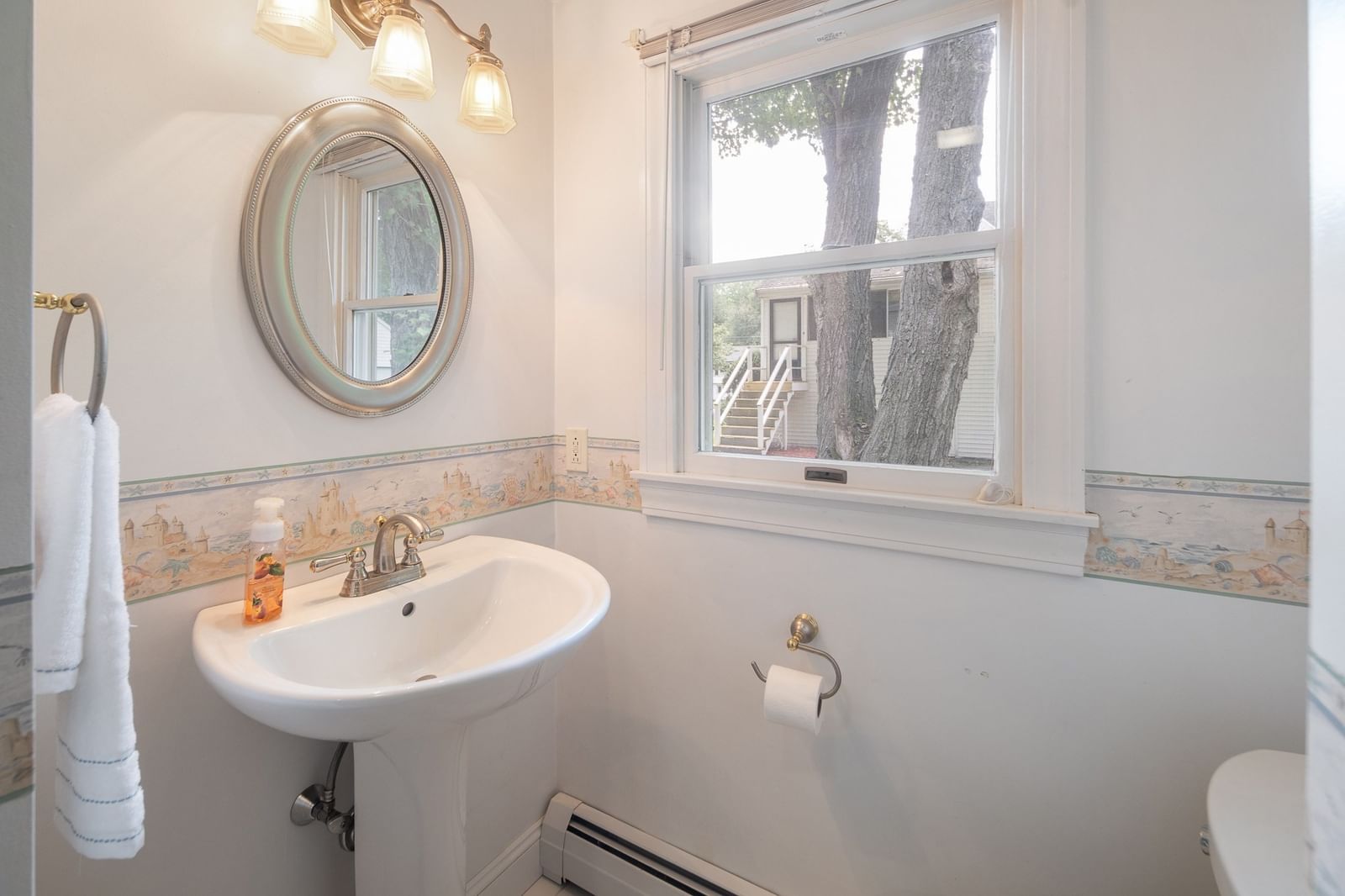 39 Montrose Ave Wakefield — Photo 22 of 38