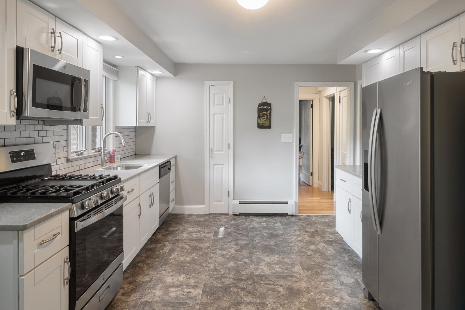 39 Montrose Ave Wakefield — Photo 24 of 38