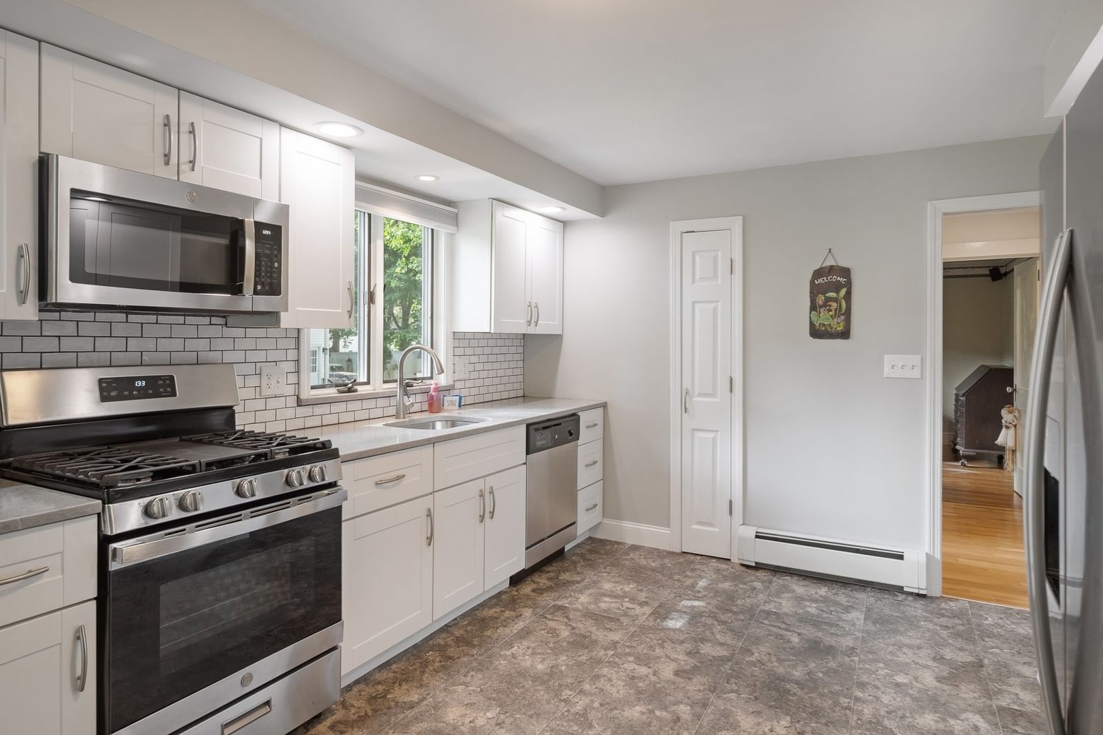 39 Montrose Ave Wakefield — Photo 28 of 38