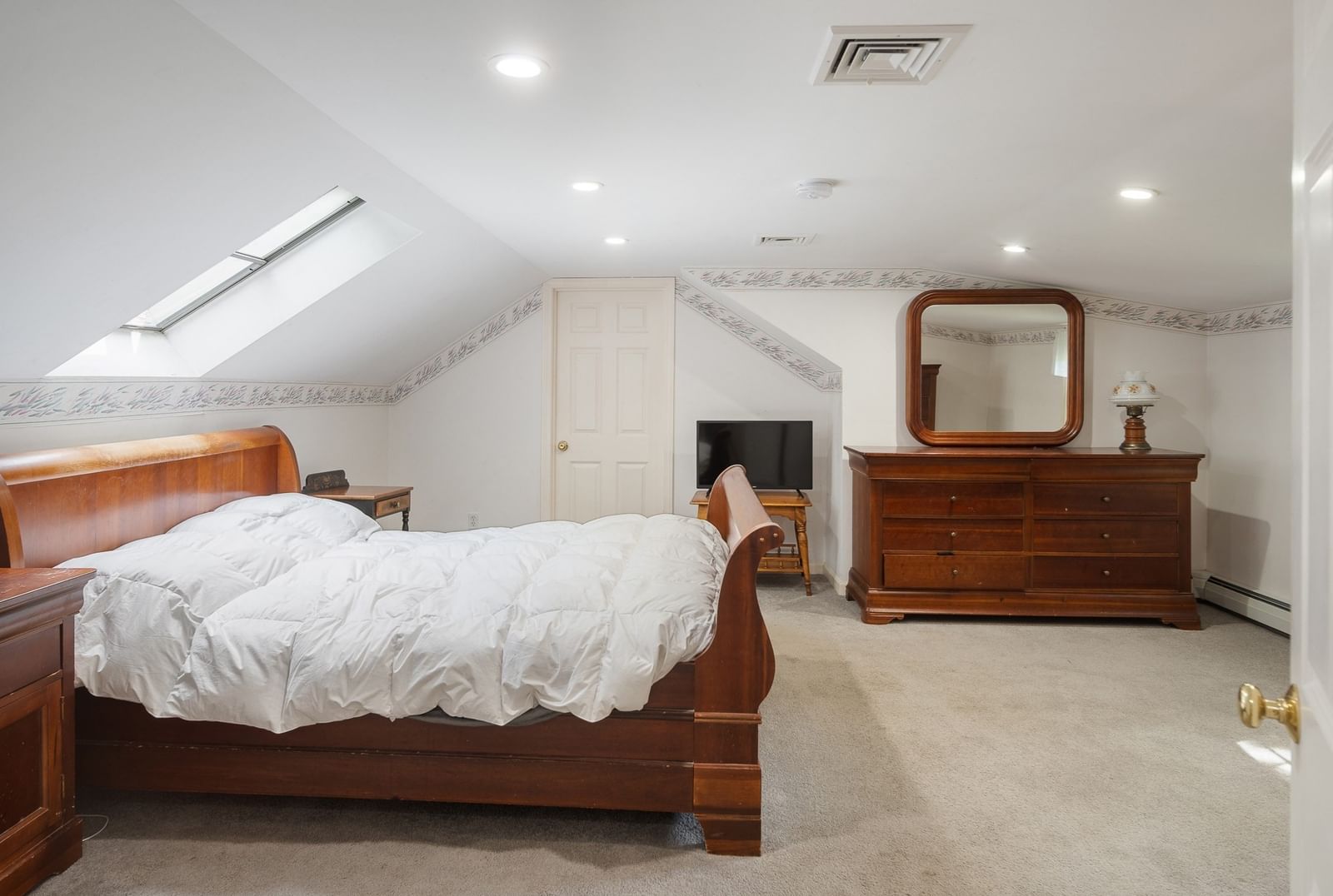 39 Montrose Ave Wakefield — Photo 31 of 38