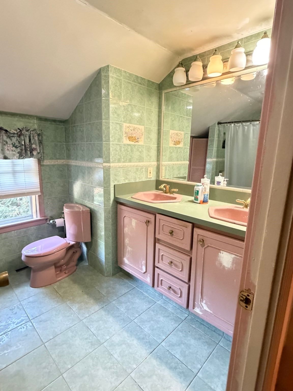 81 Coventry Ln Longmeadow — Photo 25 of 42