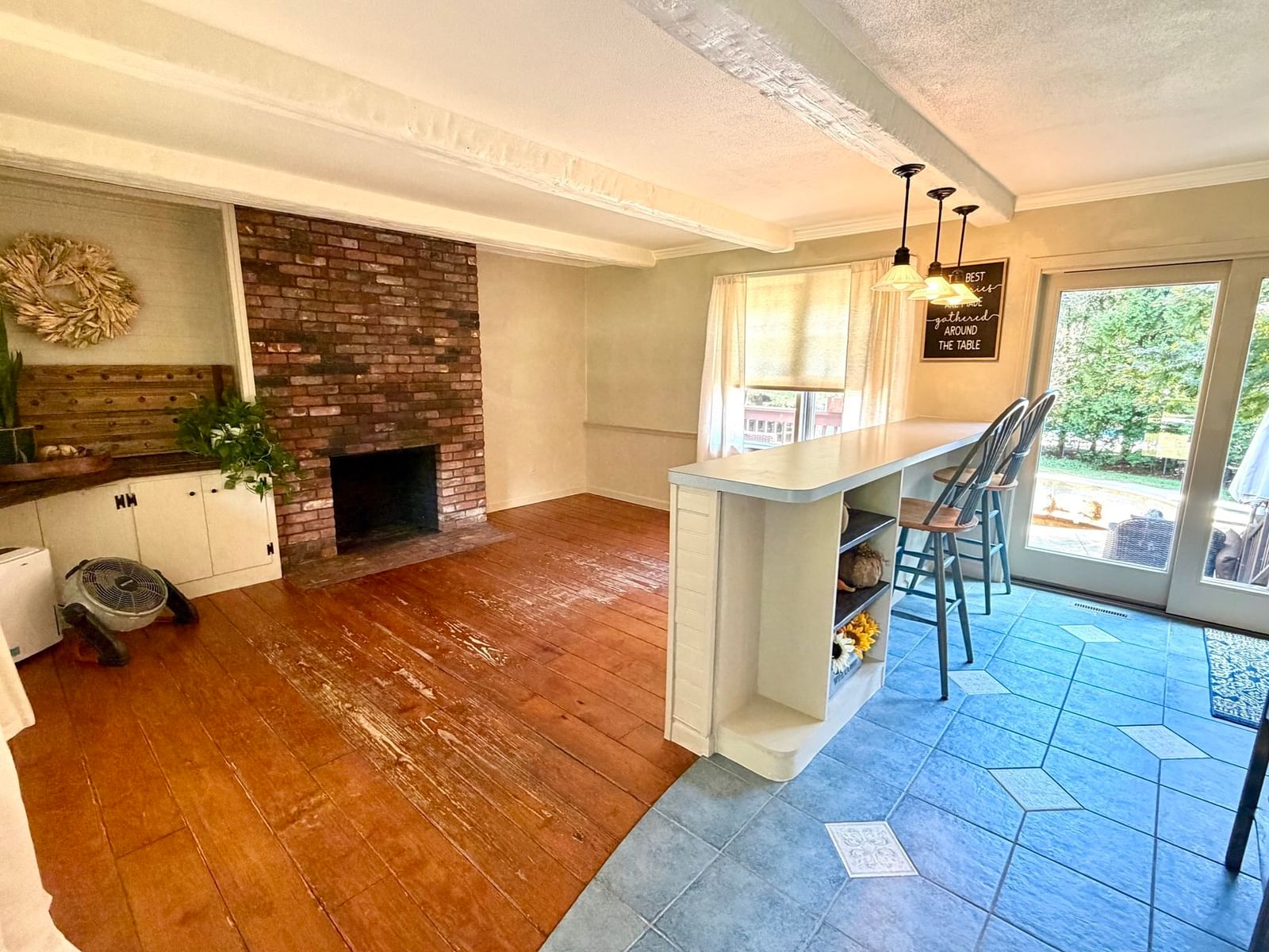81 Coventry Ln Longmeadow — Photo 7 of 42