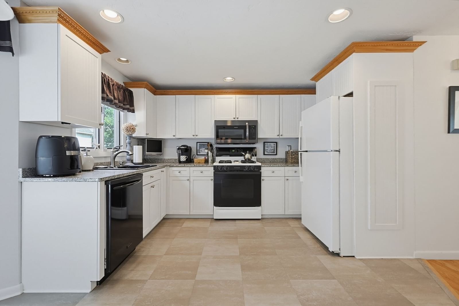 35 Pilgrim Village Rd #602 Taunton — Photo 8 of 42