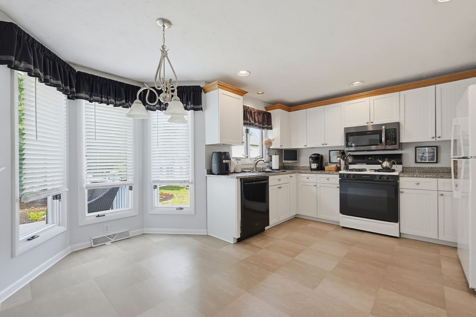 35 Pilgrim Village Rd #602 Taunton — Photo 9 of 42