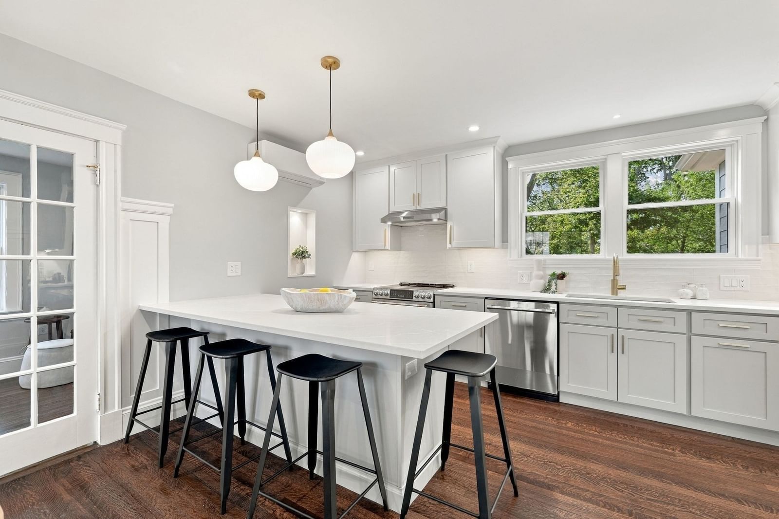 74 Tedesco St Marblehead — Photo 7 of 42