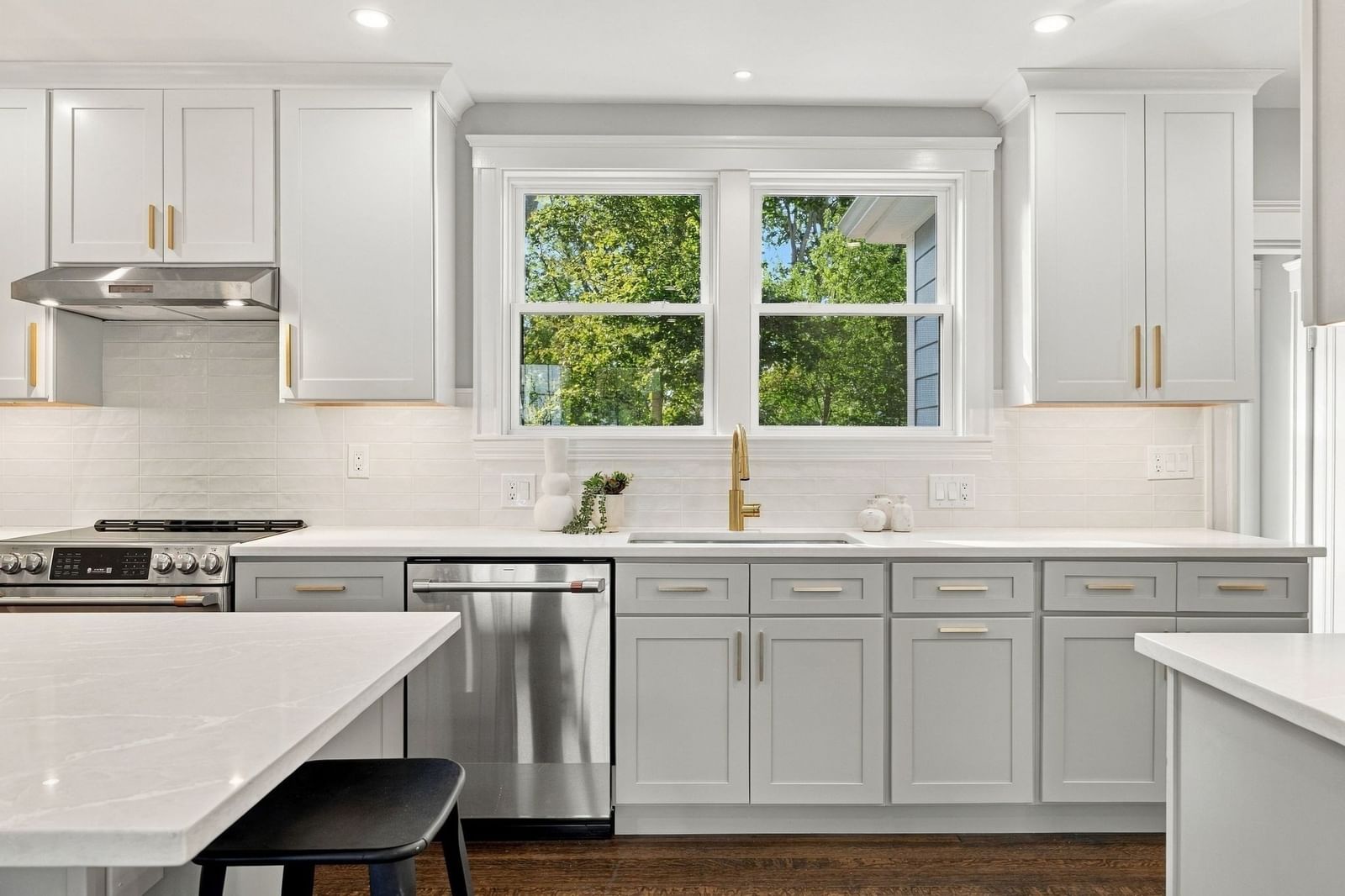 74 Tedesco St Marblehead — Photo 8 of 42