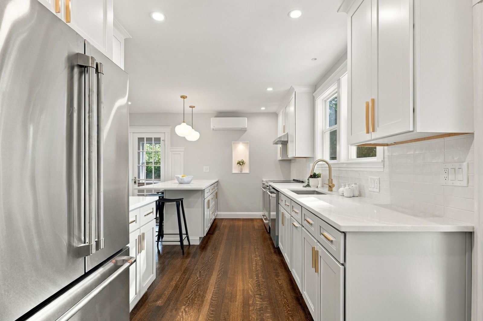 74 Tedesco St Marblehead — Photo 9 of 42