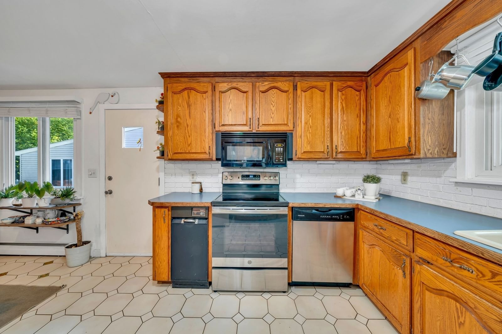 26 Beach St Malden — Photo 14 of 42